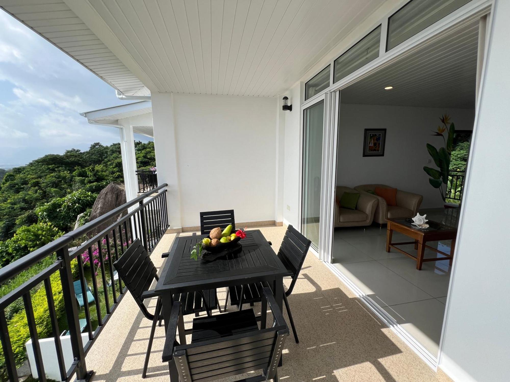 Апартаменты Creole Pearl Self-Catering Виктория Экстерьер фото