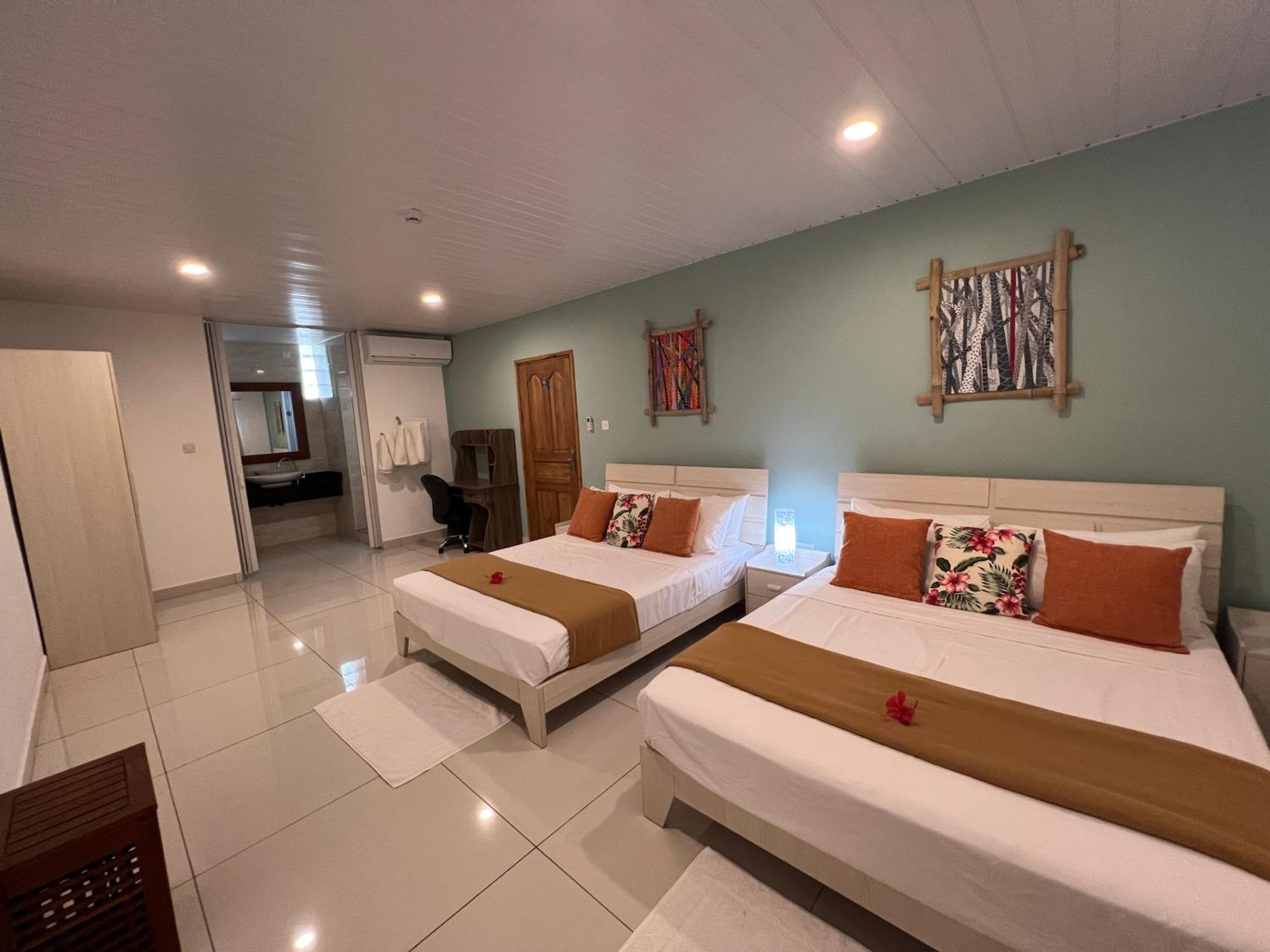 Апартаменты Creole Pearl Self-Catering Виктория Экстерьер фото