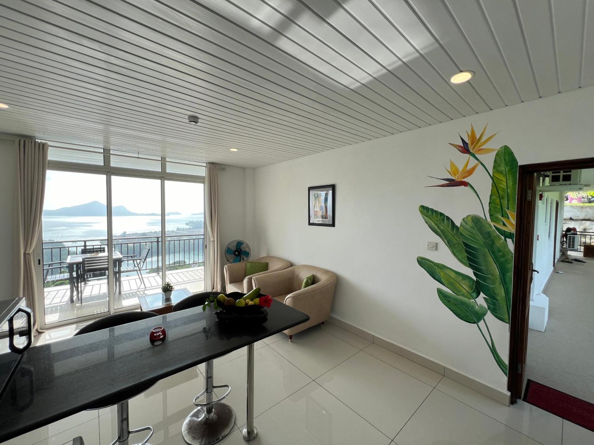 Апартаменты Creole Pearl Self-Catering Виктория Экстерьер фото